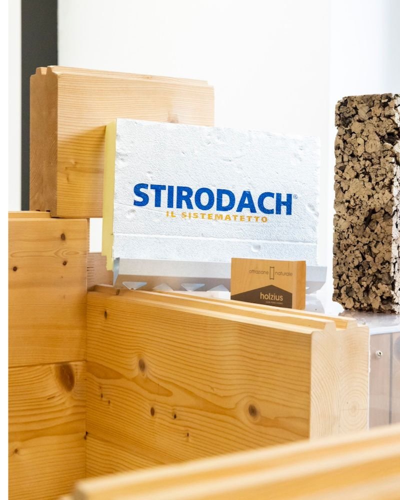 Materiali isolanti per tetti STIRODACH in esposizione showroom